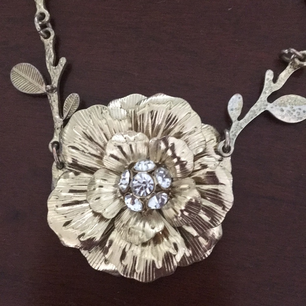 Flower necklace